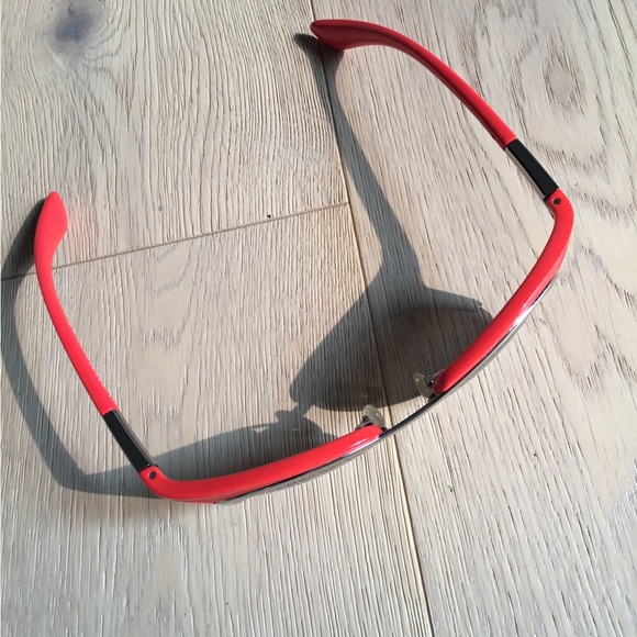 PRADA sunglasses with case - Picture 3 of 6